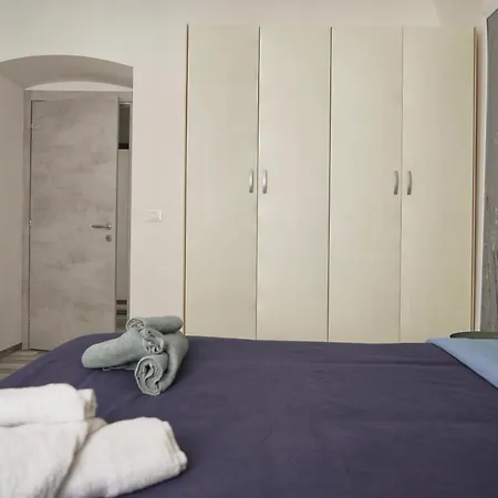 Apartment Interno Sg